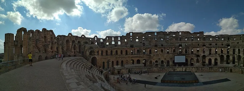 Amphitheatre and surrounding landscape — Mahdia, Tunisia