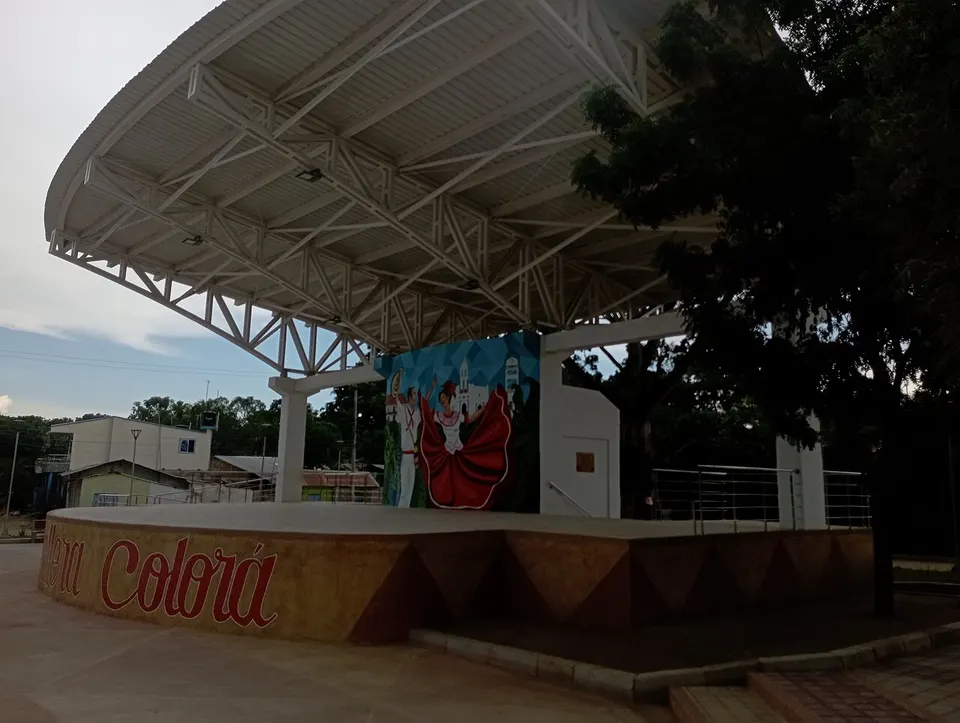 Tarima Parque de la Pollera Colora. Sincé, Sucre, Colombia — Sucre, Colombia