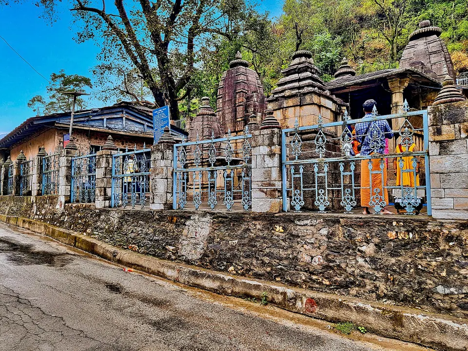 Mountain settlement and temple — Uttarākhand, India