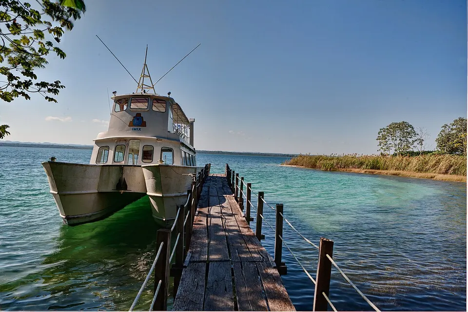 Peten Lake — Petén, Guatemala