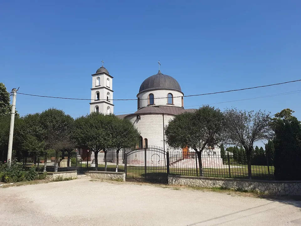 MD.GL.GL - Biserica „Sf. Arhangheli Mihail și Gavriil” - aug 2026 - 01 — Glodeni, Moldova