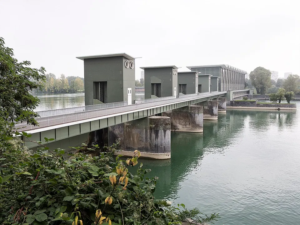 Kraftwerk Birsfelden vom rechten Ufer 2913 09 27 — Basel-Stadt, Switzerland