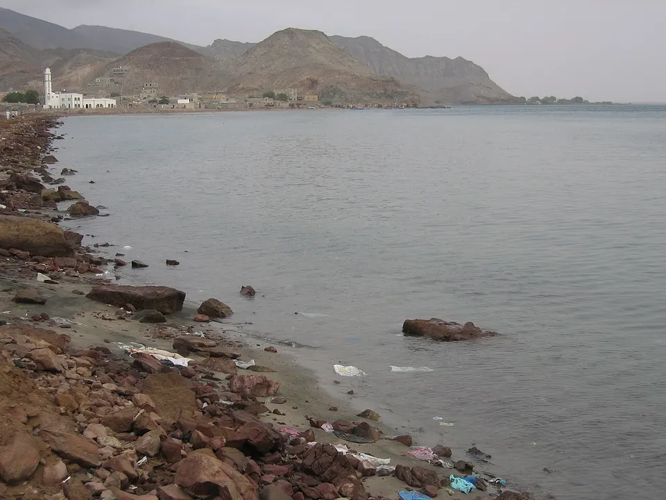 Farsi Lake, Buraika - panoramio — ‘Adan Governorate, Yemen