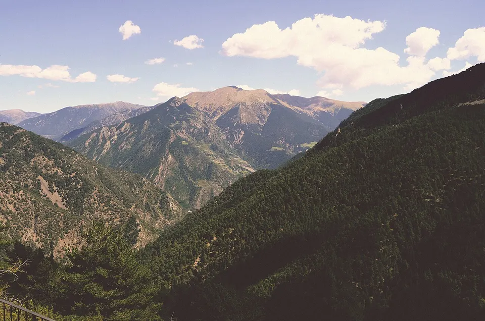 Dramatic mountain valley — Sant Julia de Loria, Andorra