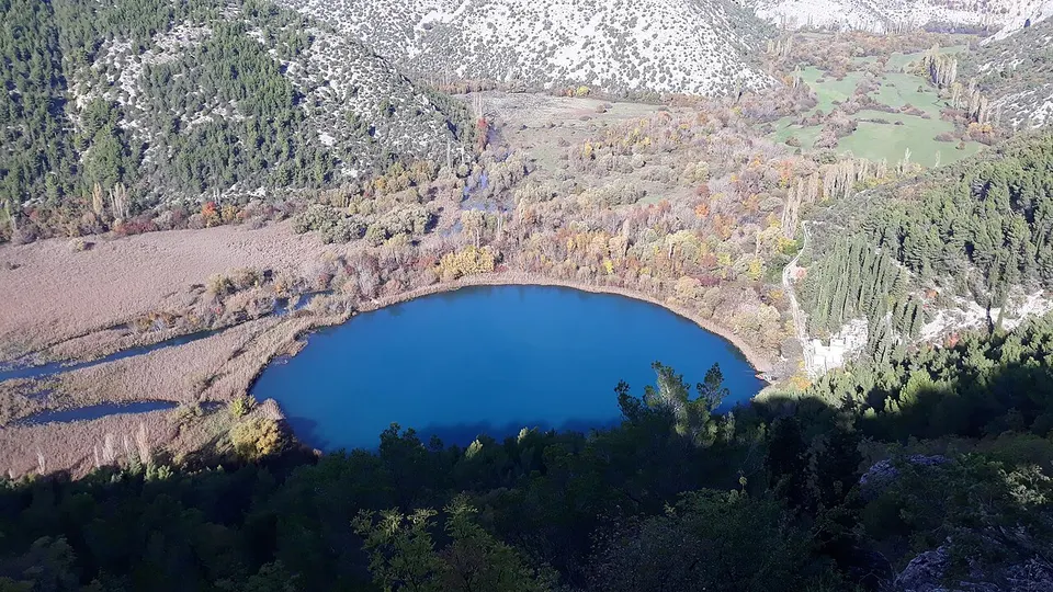 Torak lake, Čikola River, Croatia — Šibenik-Knin, Croatia