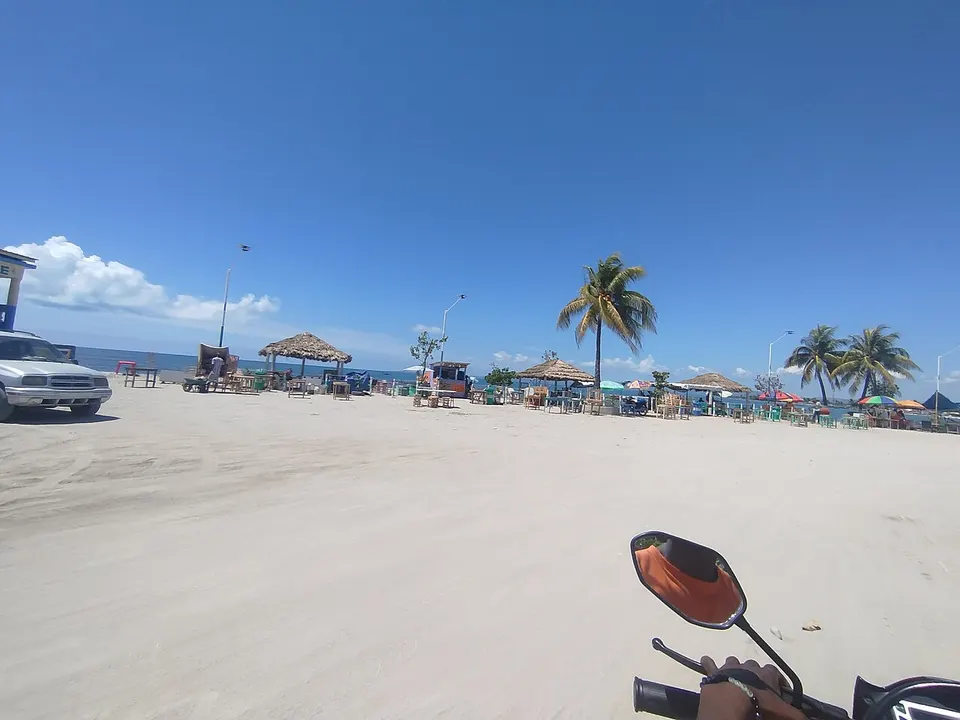 Image I Plage Les Tourelles, Aux Cayes, Haïti — Sud Department, Haiti