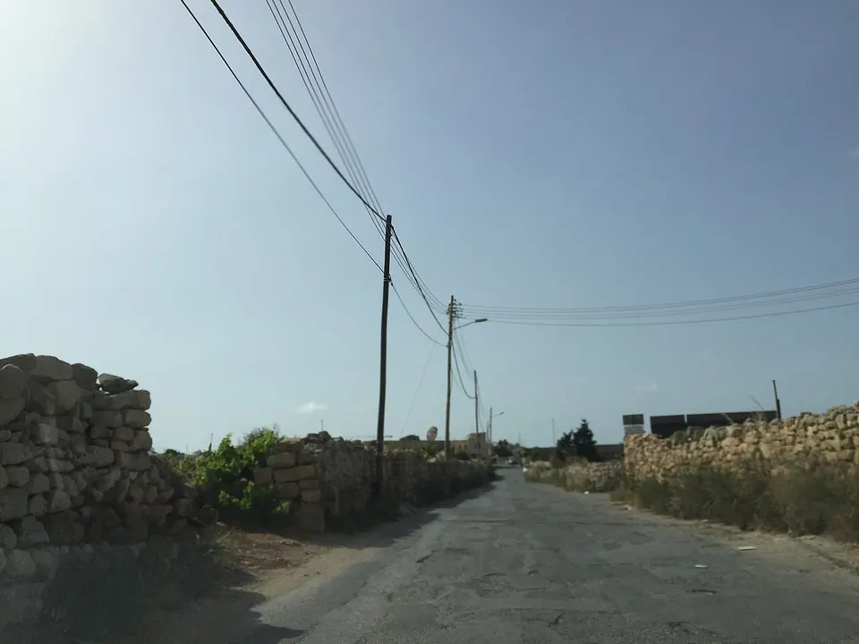 Mapillary (967427603993379, 307c4e2c-bb75-4d56-b265-ff2af7a70c0e) (richlv) 2018-05-19 10H30M23S121 — Żurrieq, Malta