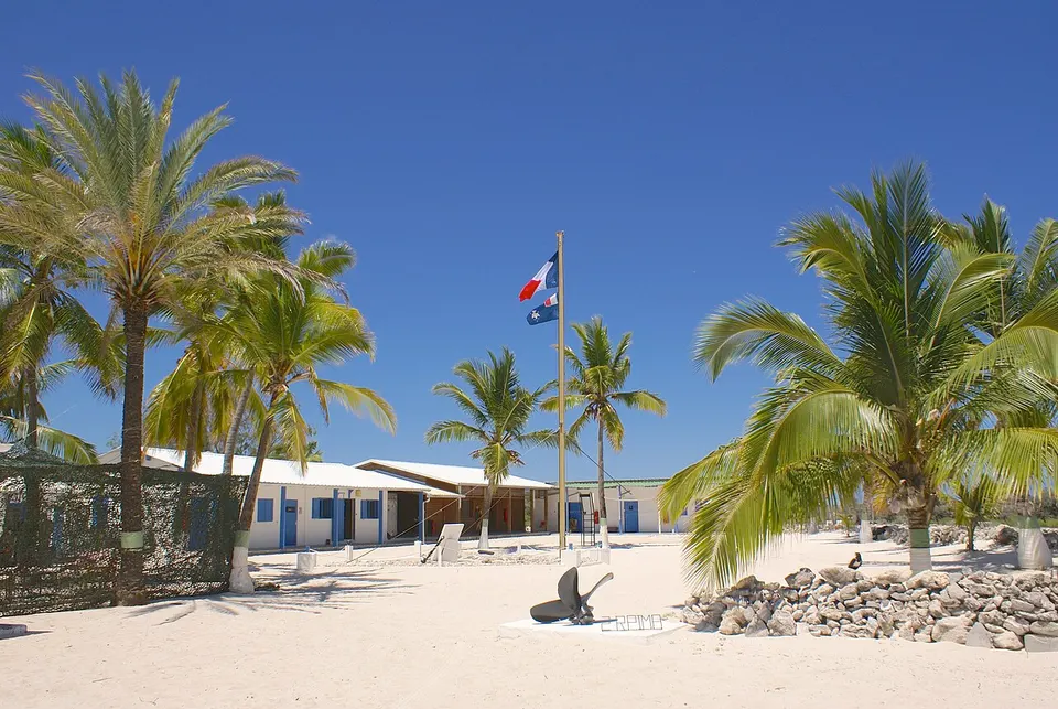 Europa island military camp — Iles Eparses de l'ocean Indien, French Southern Territories