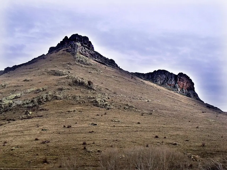 Tepedeki Kayalık - Rocks On The Hill - panoramio — Kırşehir, Turkey