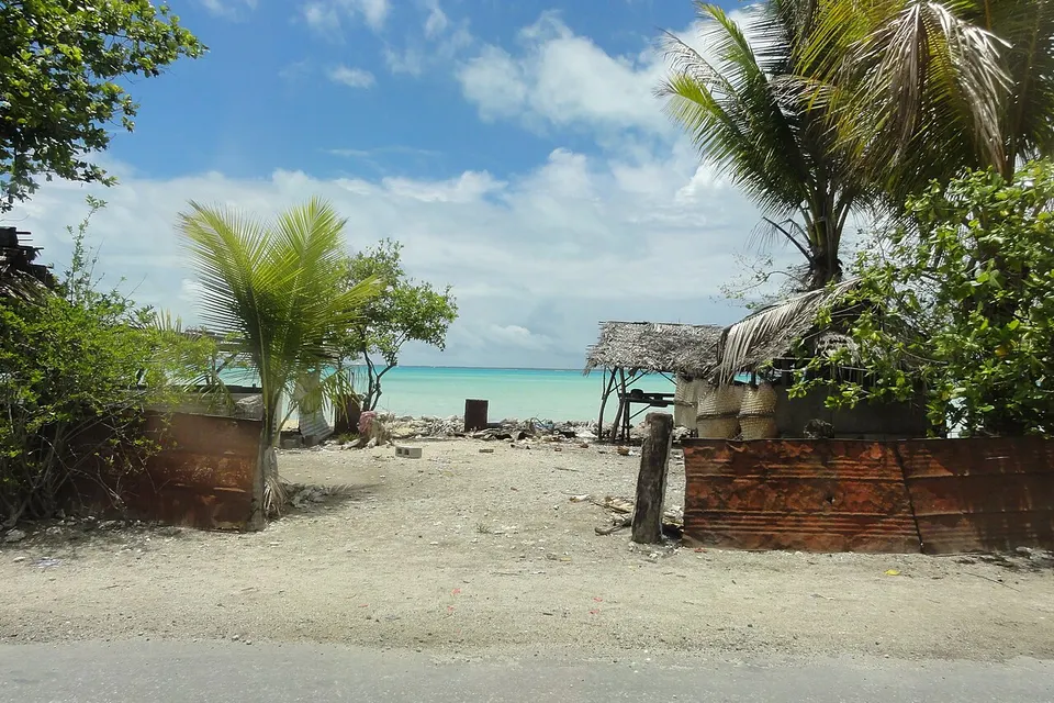 Landscape, Kiribati, 2011. Photo- Erin Magee - DFAT (12425877495) — Phoenix Islands, Kiribati