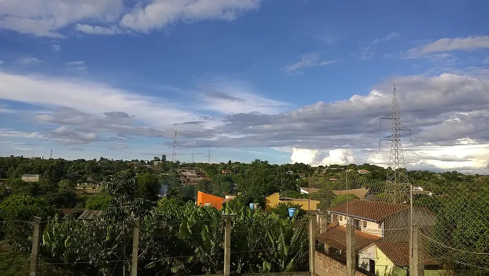 Nubes y torres de 220 kV - panoramio — ALTO PARANA, Paraguay