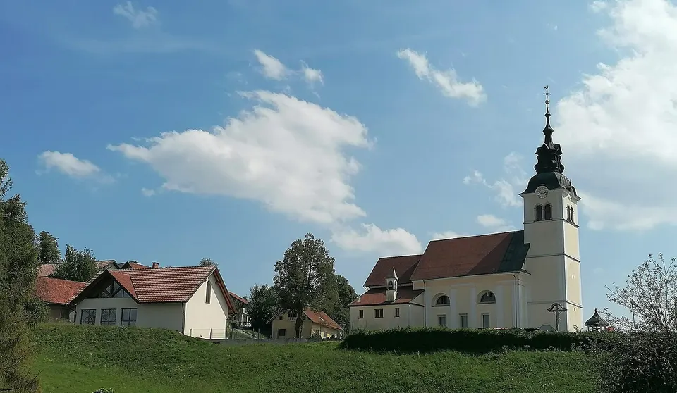 Rovte, Logatec, cerkev sv. Mihaela — Zahodna Slovenija, Slovenia