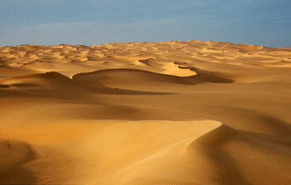 Erg Ubari Libya 2002 e — Wadi al Hayaa, Libya