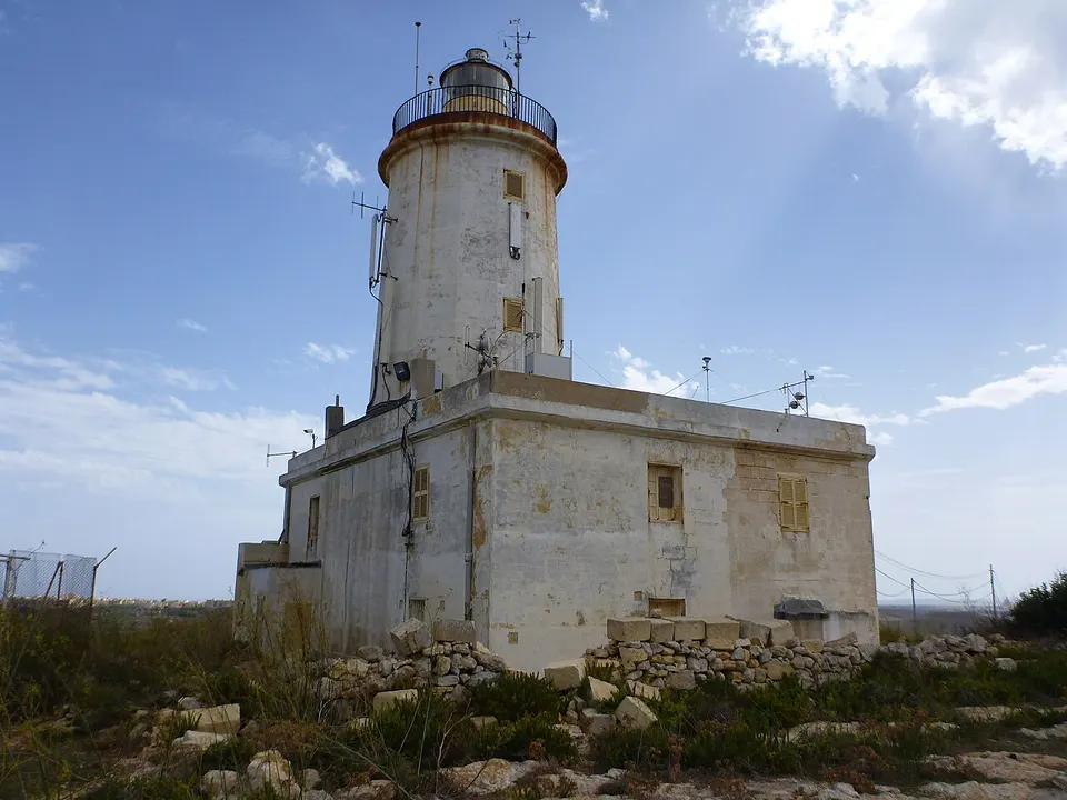 Giordan Lighthouse back side — Ghasri, Malta