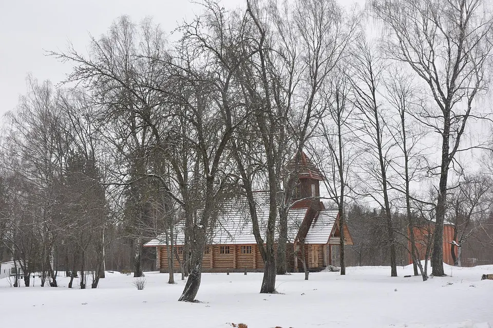 Lēdmanes Svēto apustuļu Pētera un Pāvila Romas katoļu baznīca, Lēdmane, Lēdmanes pagasts, Lielvārdes novads, Latvia - panoramio — Ogres novads, Latvia