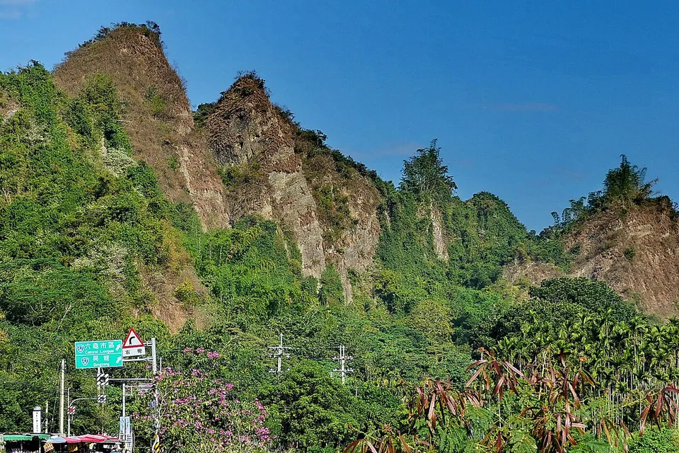 Luohan Mountain 羅漢山 - panoramio (cropped) — Kaohsiung, Taiwan