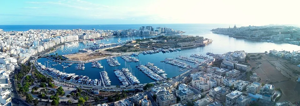 Coastal harbour and boats — Ta' Xbiex, Malta