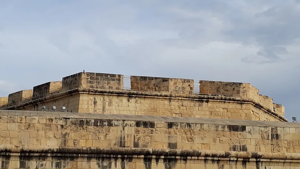 Nicpmi-01512-1-birgu fortifications st james cavalier — Birgu, Malta