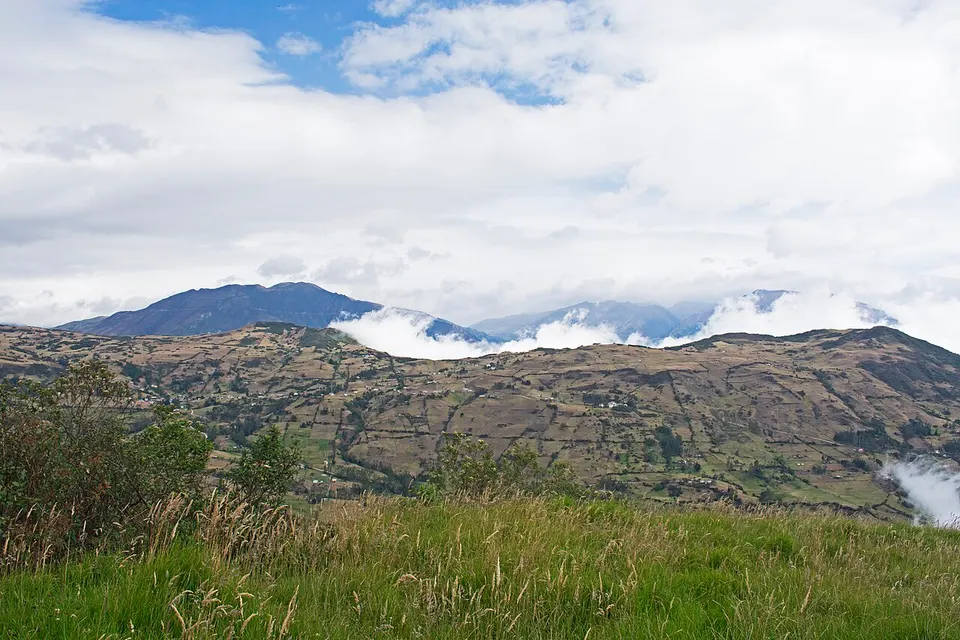Suscal Hills southeast of the town 2 — Cañar, Ecuador