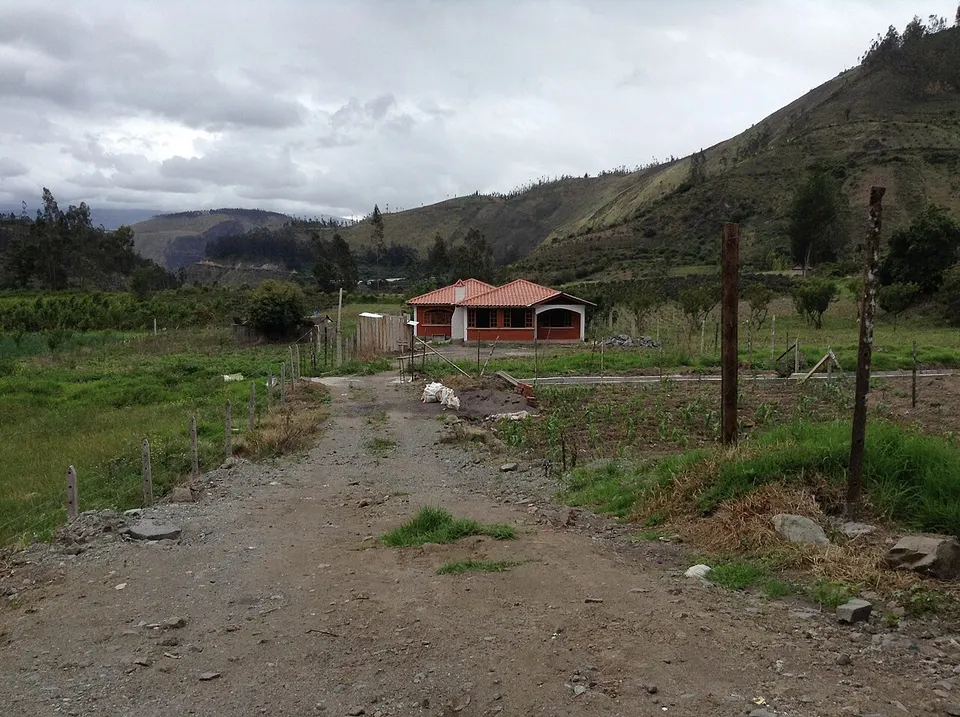 VIVIENDA DEL VALLE - panoramio — Tungurahua, Ecuador