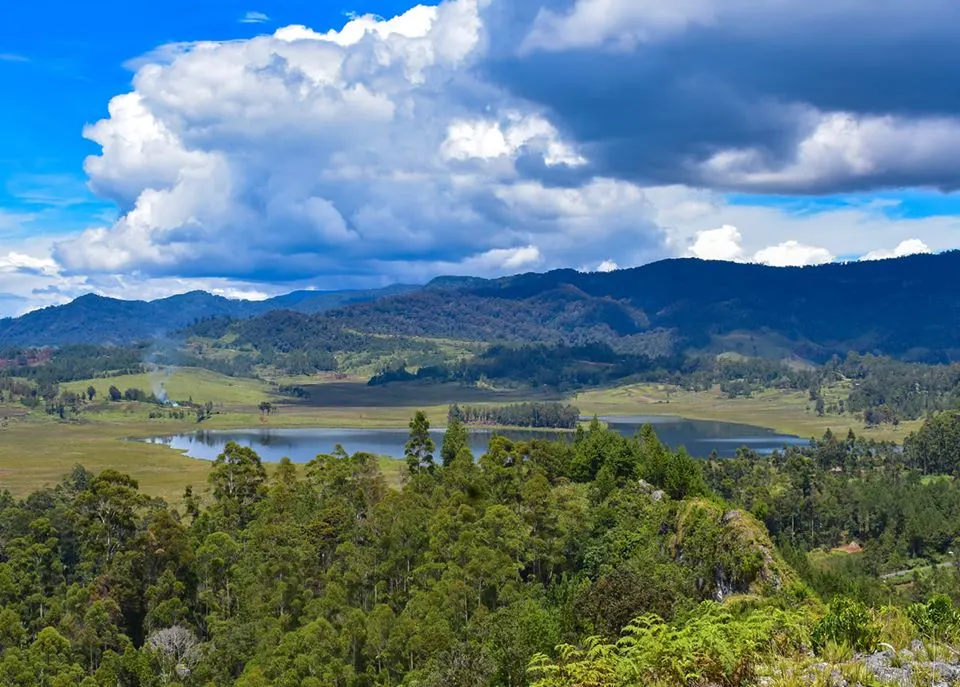 Lake Sirunki — Enga Province, Papua New Guinea