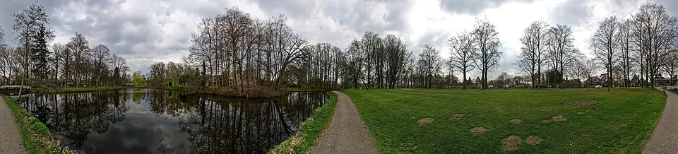 Waterfront path and green park — Utrecht, The Netherlands