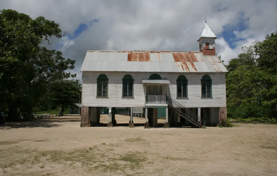 Oost-west verbindingsweg (2720186234) — Coronie, Suriname