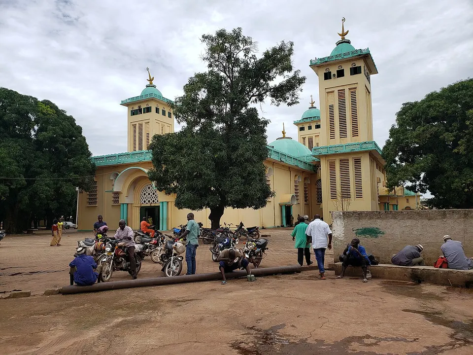 ߞߊ߲ߞߊ߲߫ ߡߌ߲߬ߛߙߌߓߊ߫ Grande Mosquée de Kankan — Kankan, Guinea