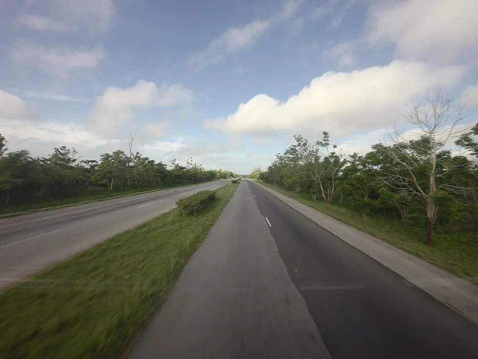 Mapillary 09H12M40S000 Artemisa cu (460294138607405, G6jp6-Yn-s-gMQBRWzdxqw) (havana) 2017-06-23 — Artemisa, Cuba