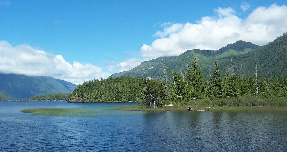 Kennedy Lake, Vancouver Island (27922080) — Alberni-Clayoquot, Canada