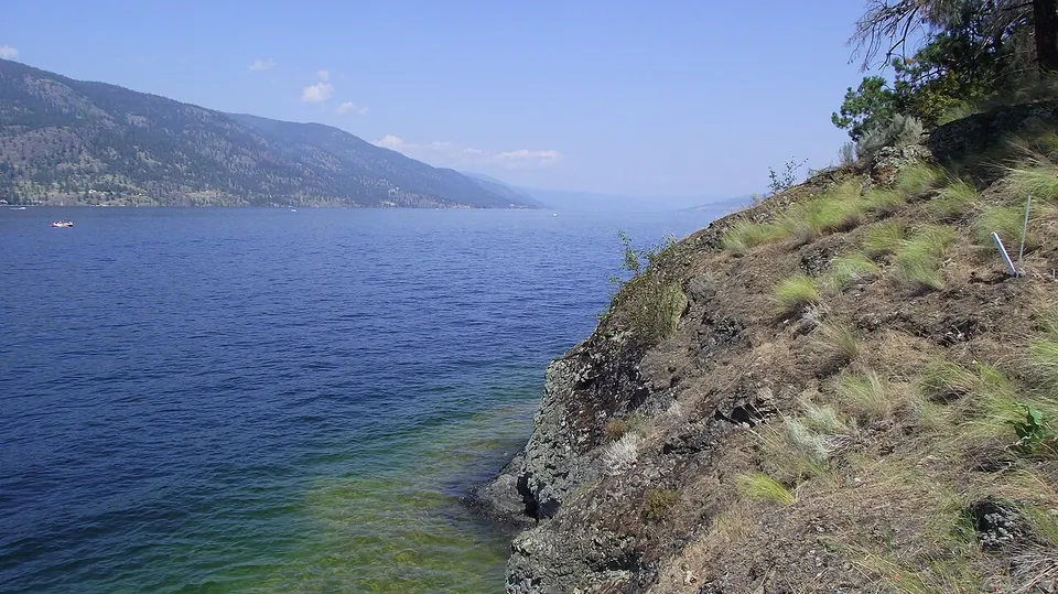 On the Lochview Trail - panoramio — Central Okanagan, Canada