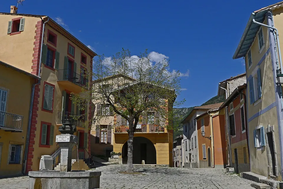 La Grand'Place du village de La Tour — Alpes-Maritimes, France