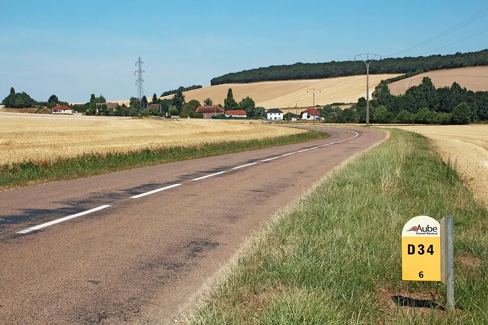 Bucey-en-Othe FR10 village IMG3999 — Aube, France