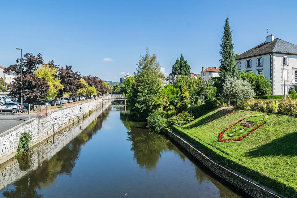 Jordanne river in Aurillac 03 — Cantal, France