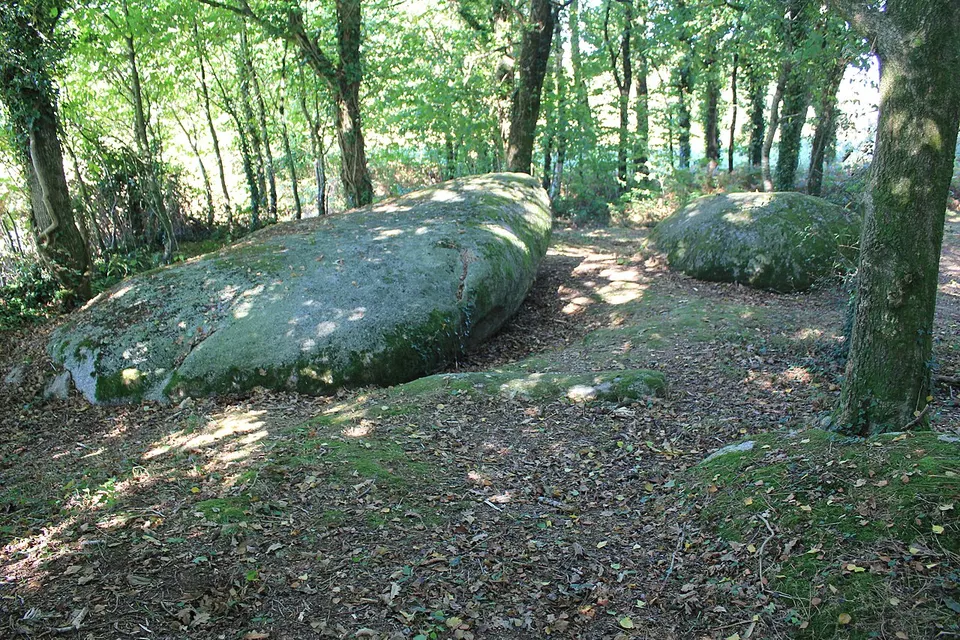 Menhir de Kermarquer (Moustoir-Ac) 4484 — Morbihan, France