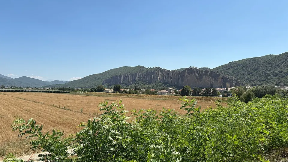 Les Mées et ses Pénitents — Provence-Alpes-Côte d'Azur, France