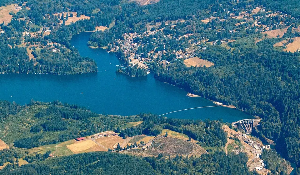 Mayfield Dam and Lake Mayfield - Cowlitz River - Washington State 01 — Lewis, United States