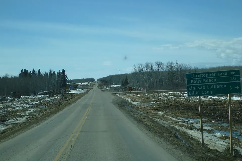 Road 2015-03-29 14-34-01 0082 (16777848937) — Prince Albert, Canada
