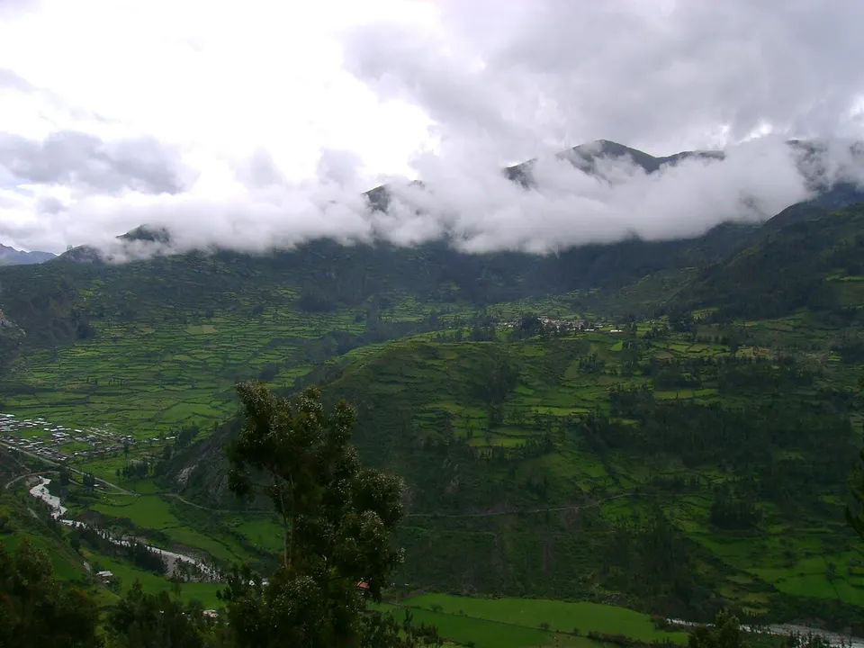Margen este del valle del río Pativilca — Bolognesi, Peru