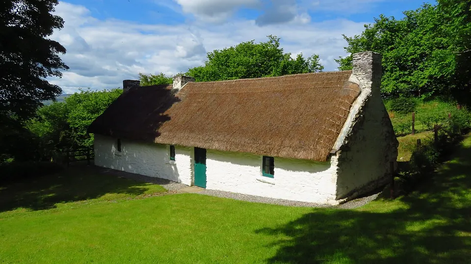 Dwyer McAllister Cottage (Keadeen Mountain) - geograph.org.uk - 7933145 — BALTINGLASS LEA-6, Ireland