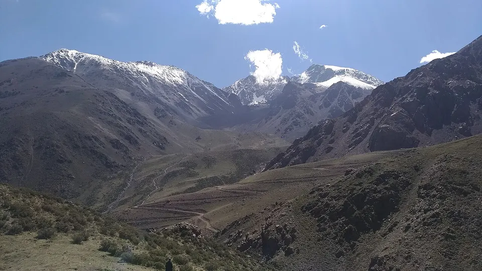 View from the trail to the summit of Arenales in Vallecitos, Cordón del Plata, Andes 8 — Luján de Cuyo, Argentina