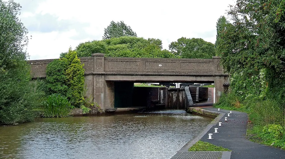 Bilford Bridge and Top Lock in Worcester - geograph.org.uk - 5675586 — Worcestershire, United Kingdom