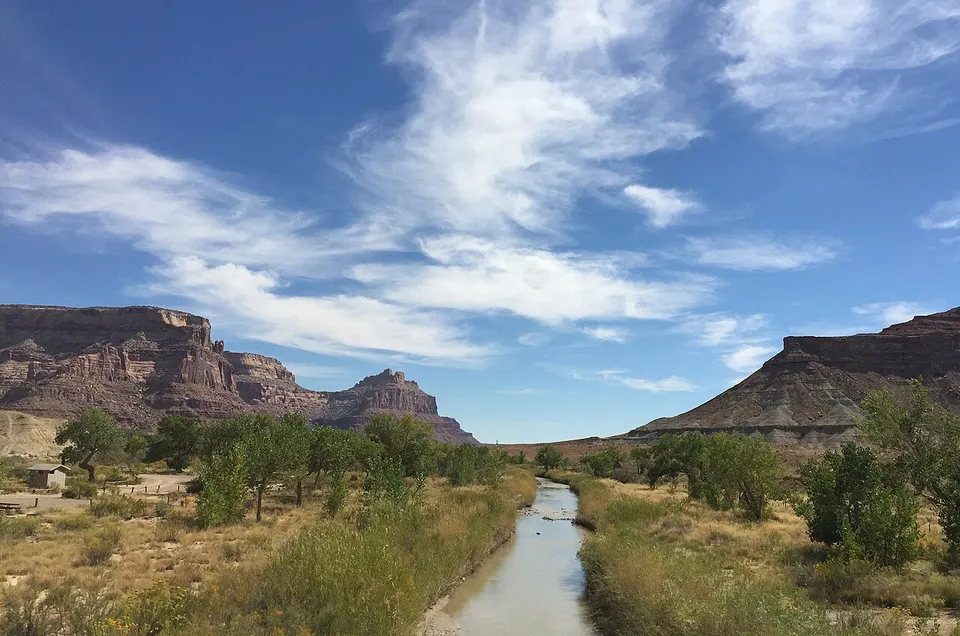 2015-09-27 12 46 22 View east down the San Rafael River from Buckhorn Draw Road (Emery County Route 332) about 19.3 miles north of Interstate 15 in Emery County, Utah — Emery, United States