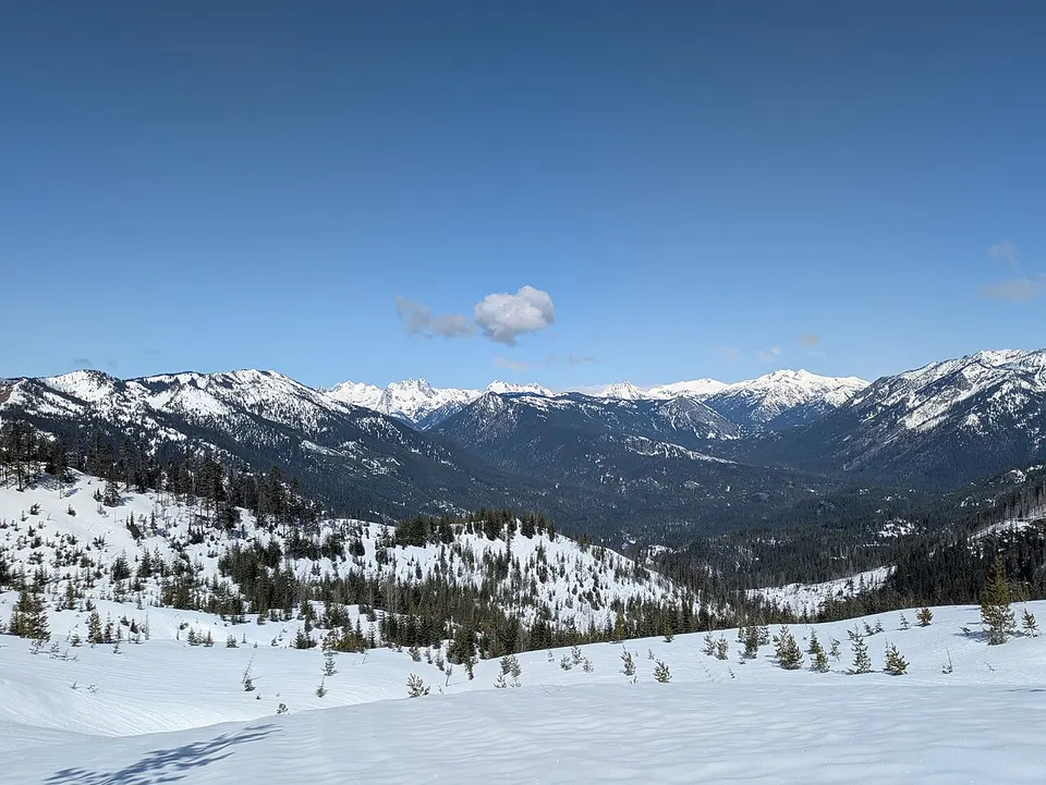 Looking northwest from a snow covered bowl on Sasse Mountain — Kittitas, United States