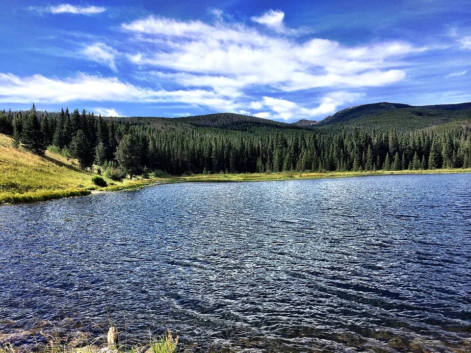Gipsy Lake (14990828192) — Meagher, United States
