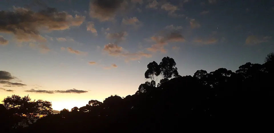 Sunsent, crescent and the star — Itamonte, Brazil