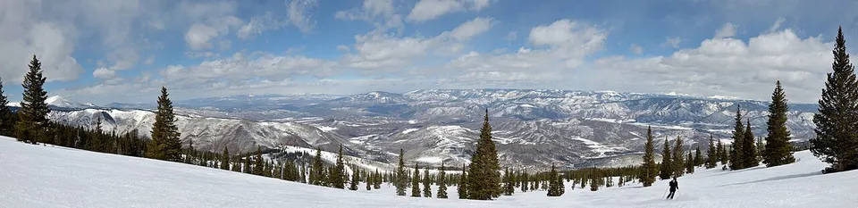 Aspen Snowmass panorama on Pitkin county from Big Burn — Pitkin, United States