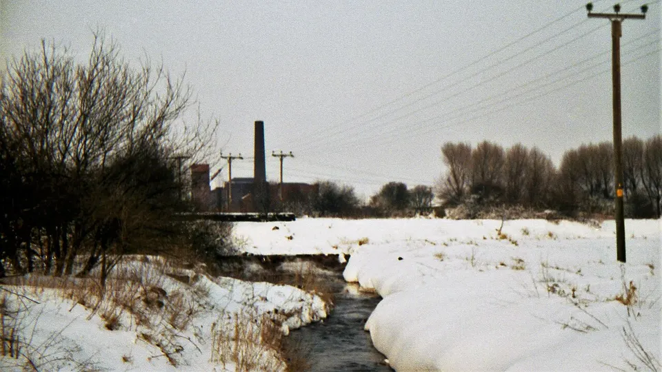 Weir on River Roch in 1991 - geograph.org.uk - 7138815 — Rochdale, United Kingdom