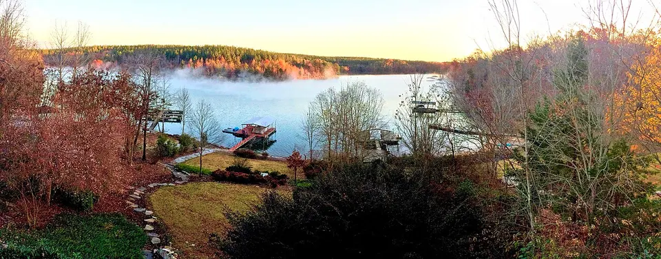 Lake Keowee (reservoir) in South Carolina — Oconee, United States