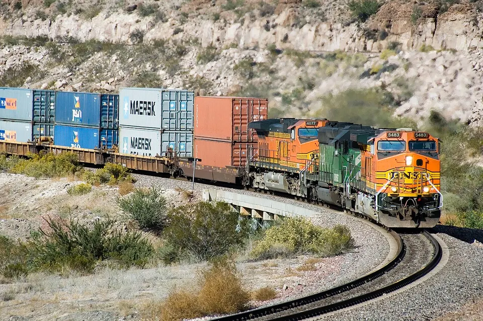 BNSF 5483 West Kingman Canyon AZ (293095248) — Mohave, United States